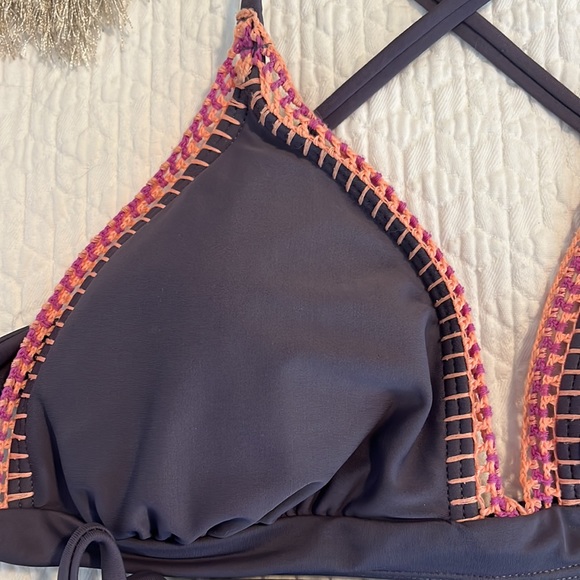 Bikini - Picture 2 of 2